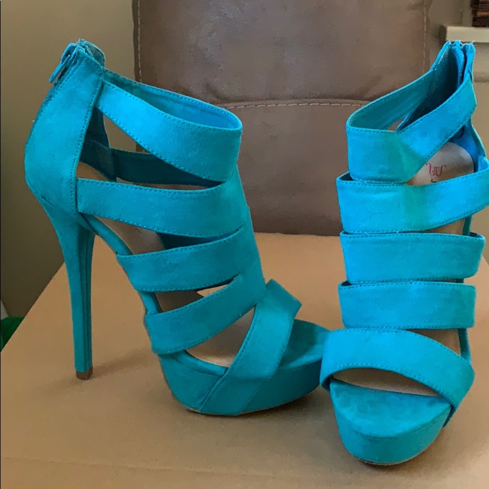 Green Shoes - Picture 4 of 4